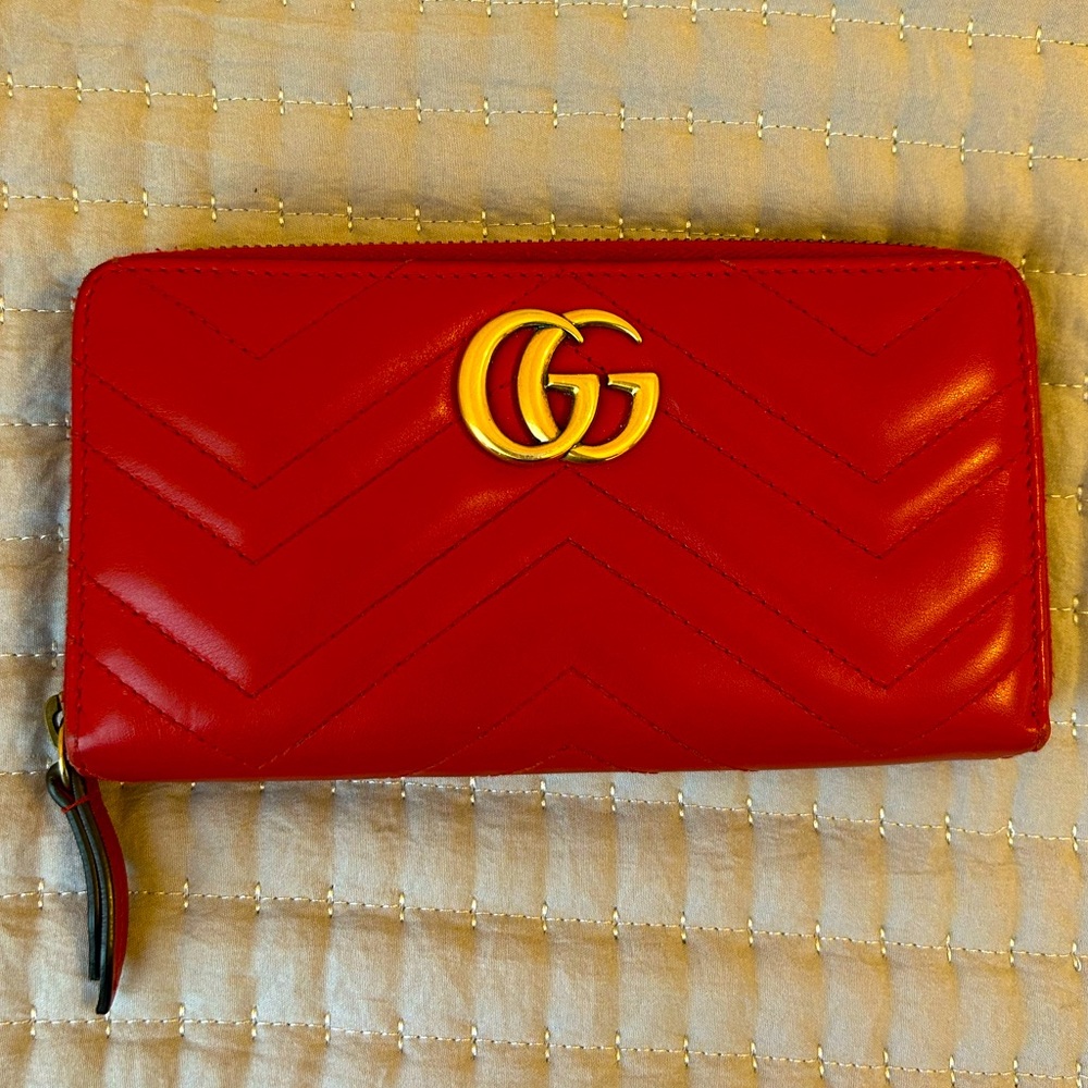 GUCCI GG Marmont zip around wallet